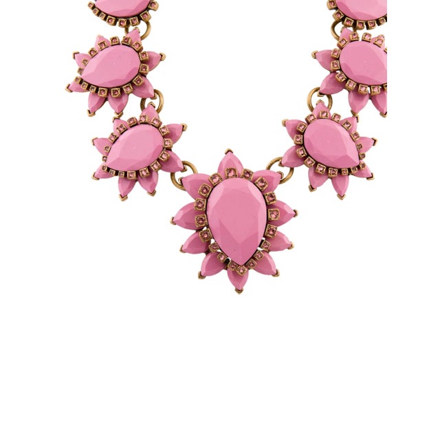 American 2014 Oscar De La Renta Necklace Pink Runway Bold Crystal Resin Gripoix Style Floral Flowers Spring Collar Zvollier For Sale - Image 3 of 13