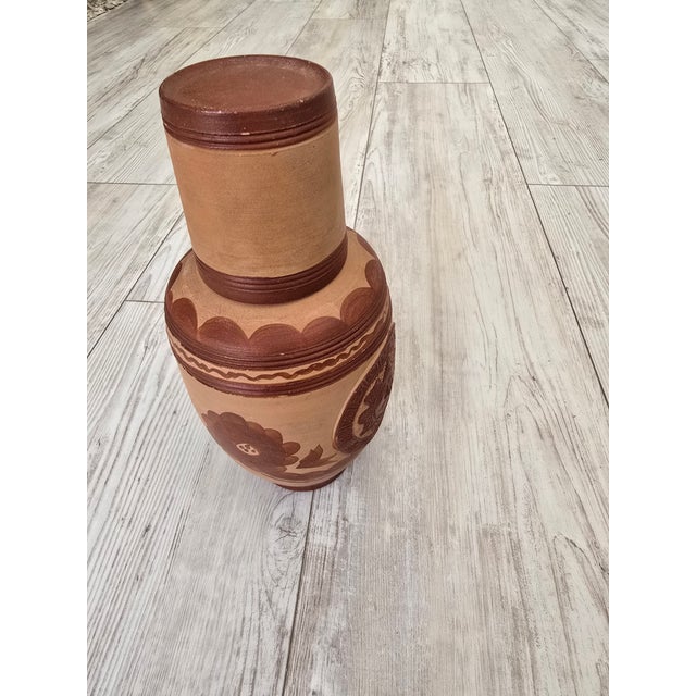 Brown Vintage Folk Art Cuernavaca Mexican Folk Art Terracotta Botellón & Cup Set - 2 Pieces For Sale - Image 8 of 12
