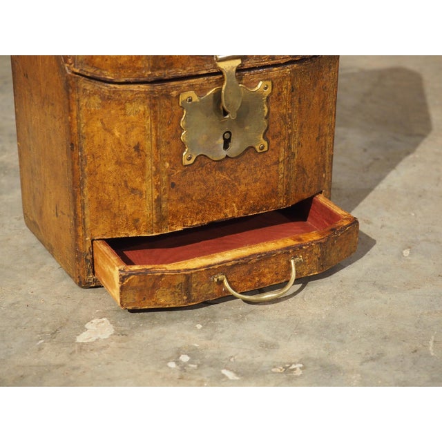 Brown 18th Century French Embossed Leather Letter Box, “Coffret a Courrier” For Sale - Image 8 of 17