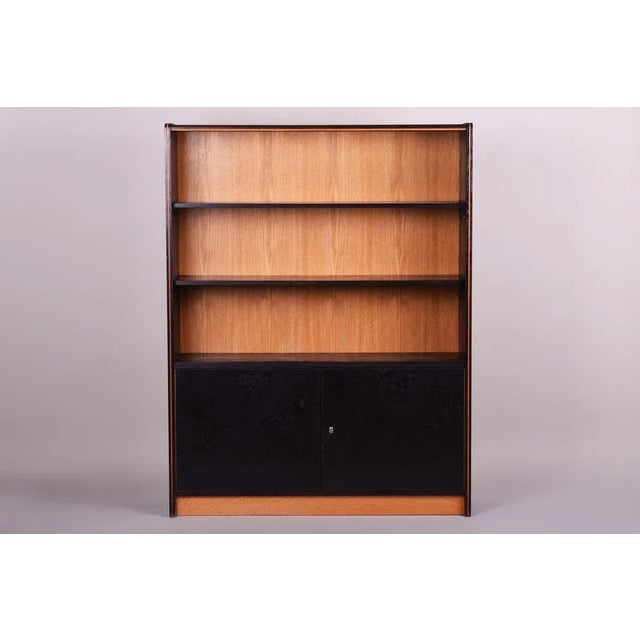 Mid-Century Modern Mid-Century Display Cabinet in Oak, 1950s For Sale - Image 3 of 4