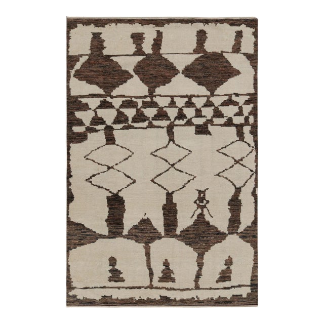 Rug & Kilim’s Contemporary Moroccan Style Geometric Rug in Beige-Brown For Sale