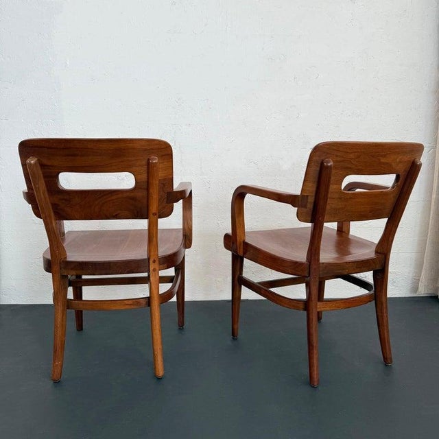 1950s Pair of Mid-Century Modern Walnut Armchairs by Gunlocke For Sale In New York - Image 6 of 10