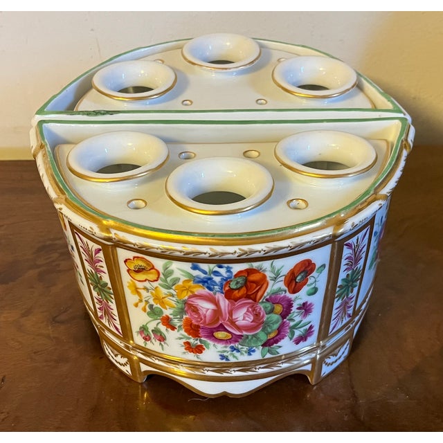 Antique 18th Century Paris Porcelain Bough or Bulb Flower Pots by the Queen's Factory, Rue Thiroux - A Pair For Sale In New York - Image 6 of 18
