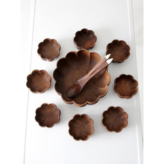 Farmhouse Mid Century Serving Bowl Set For Sale - Image 3 of 12