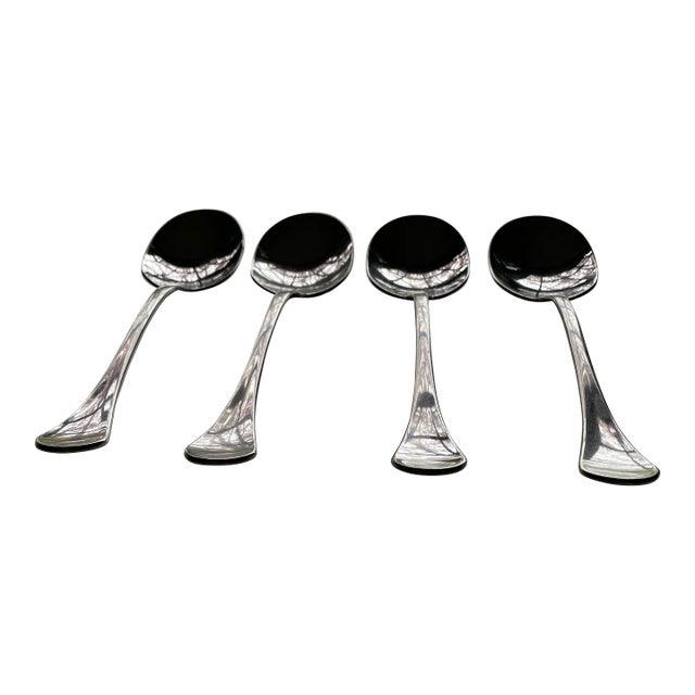 Contemporary Oneida Community Stainless Caprice Pattern Soup / Table Spoons- Set of 4 For Sale