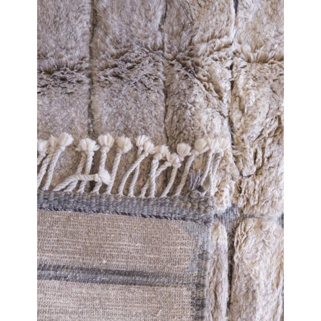 Beige Beige Contemporary Moroccan Beni Mrirt Wool Rug - 10.3 X 7 Ft For Sale - Image 8 of 8