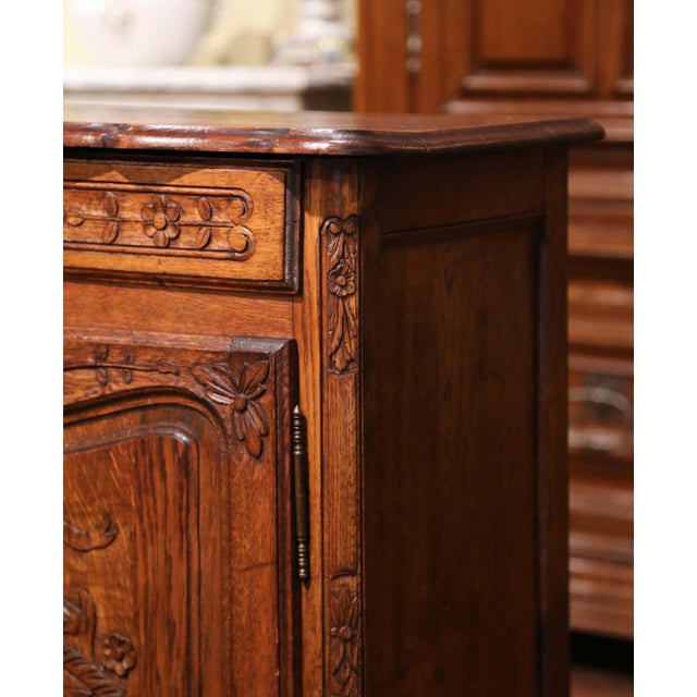 Early 20th Century French Louis XV Carved Oak Jelly From