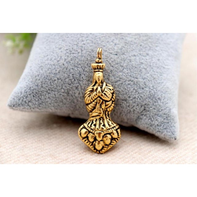 19.2K Gold Our Lady of the Immaculate Conception Pendant For Sale - Image 5 of 6