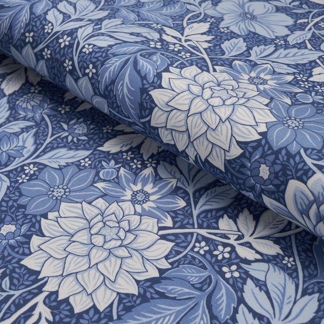 Borastapeter Sample - Boråstapeter Dahlia Garden Fabric In Blue And White For Sale - Image 4 of 5