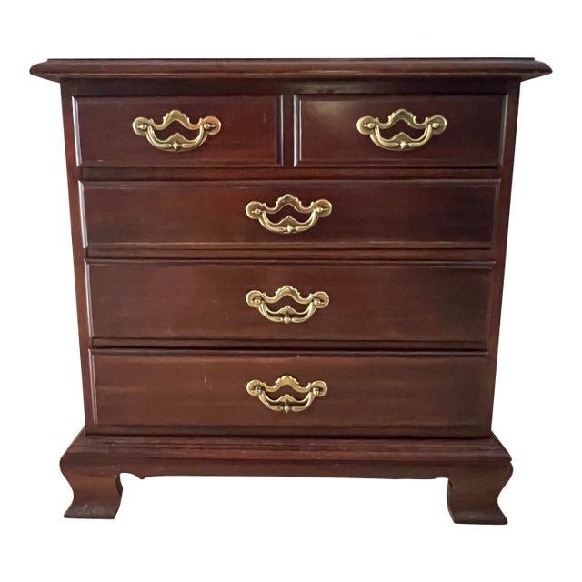 Vintage Thomasville 4 Drawers Nightstand /End Table For Sale