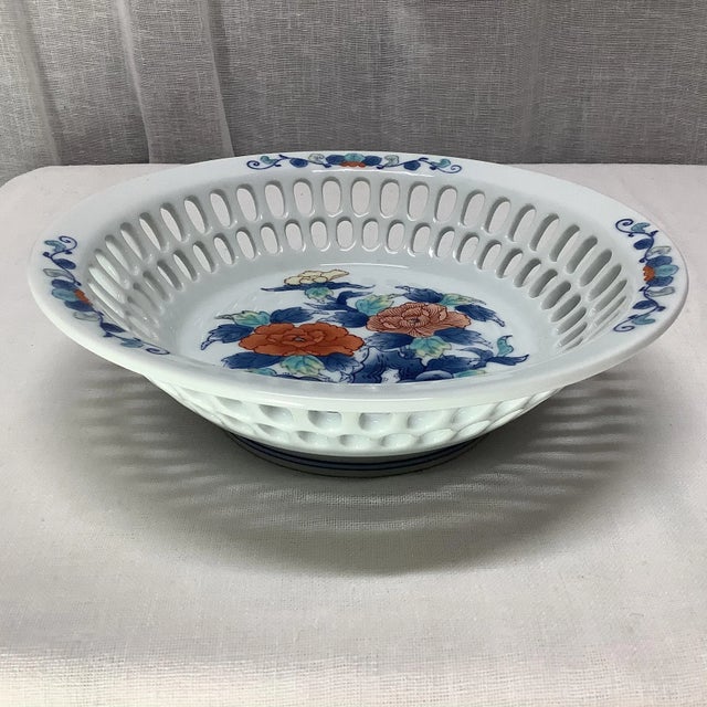 Vintage Asian Hand-Painted Peony With Open Work Porcelain Bowl in Blue & Salmon, Signed. For Sale - Image 6 of 9