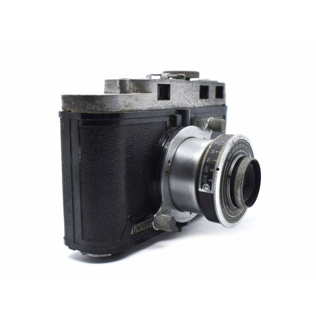 Mid 20th Century Universal Buccaneer 35mm Rangefinder Camera Usa For Sale - Image 4 of 9