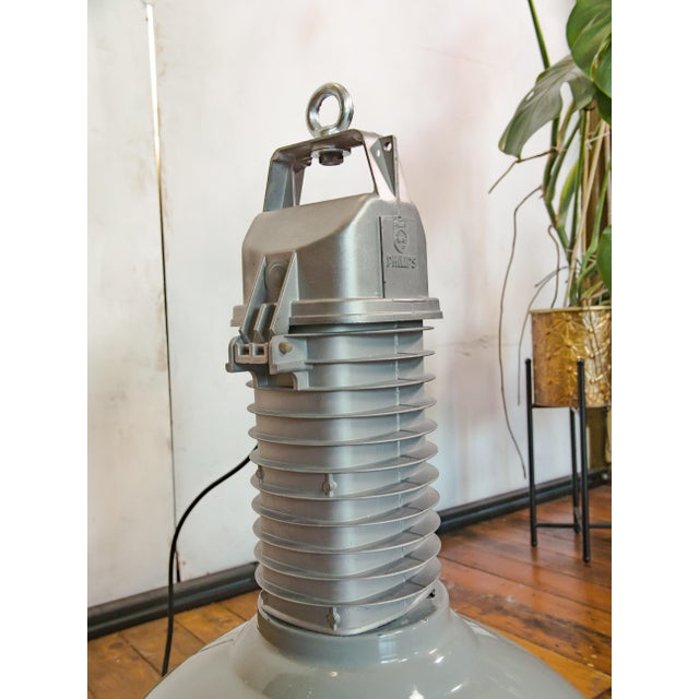 Metal HDK Grey Enamel and Aluminum Factory Pendant Light from Philips, Holland, 1950s For Sale - Image 7 of 14