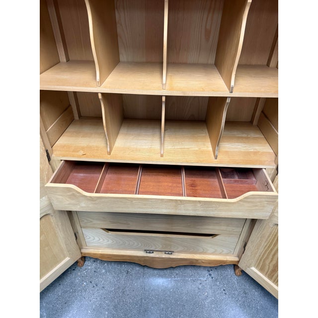 Wood 1990s Henredon “Four Centuries” Carved Oak Armoire For Sale - Image 7 of 12