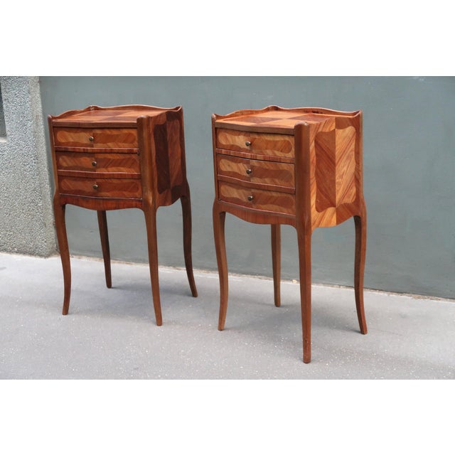 1920s Pair of French Louis XV Style Rosewood Side Tables Nightstands For Sale - Image 13 of 14