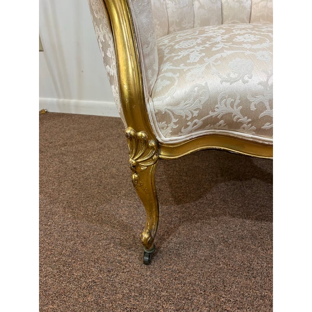 Early 20th Century French Louis XV Style Pair of Gilded Gold Creme Tufted Chairs For Sale - Image 10 of 12