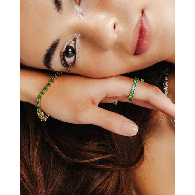 Art Deco 4.06 Ctw Cushion Cut Emerald Eternity Band Ring Size 7 ( All Sizes Available ) For Sale - Image 3 of 7