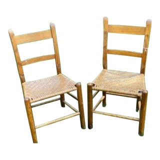 Early 20th Century Pair of Oak Ladder Back Woven Seat Shaker Style Chairs For Sale