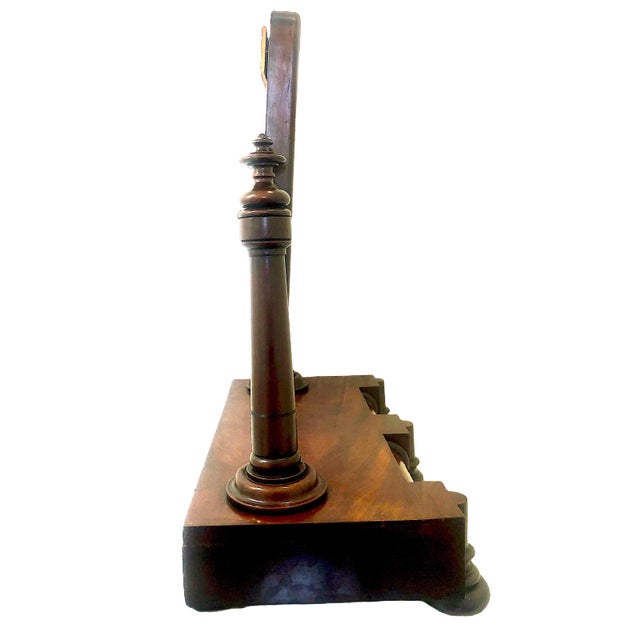 Early 19th-Century Flame Mahogany Dressing Table Swivel Mirror For Sale In San Francisco - Image 6 of 7