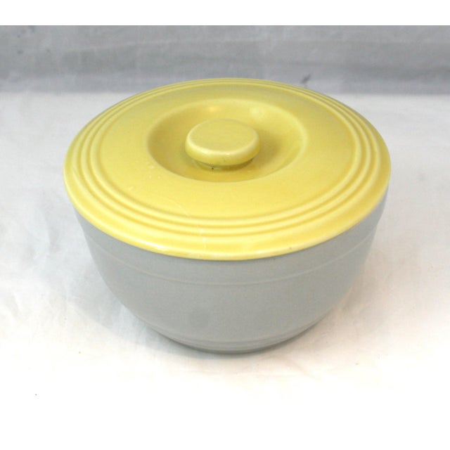 Vintage General Electric & Hull Pottery Lidded Refrigerator Dish This 80+ year old vintage refrigerator dish was produced...