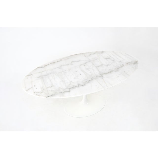 Eero Saarinen Oval Dining Table by Eero Saarinen for Knoll International, 2010s For Sale - Image 4 of 9