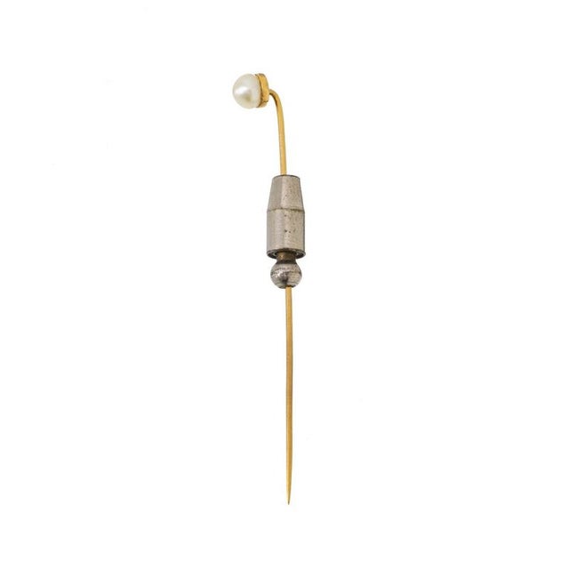 Lapel Pin in 19.2 Karat Gold with Pearl For Sale - Image 6 of 6