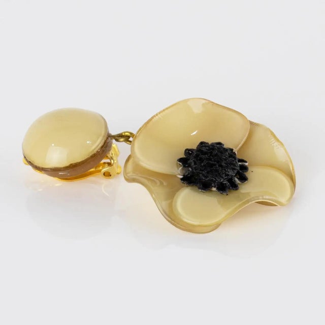 Cilea Paris Dangle Resin Clip Earrings Pale Yellow Poppy Flower For Sale In Atlanta - Image 6 of 9