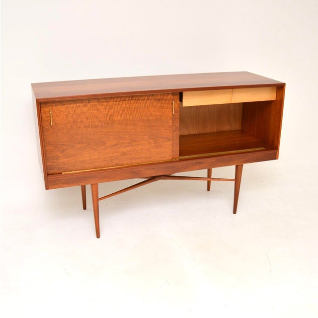 A beautiful and extremely rare vintage sideboard by Robert Heritage for Heal’s. This was made in England, it dates from...
