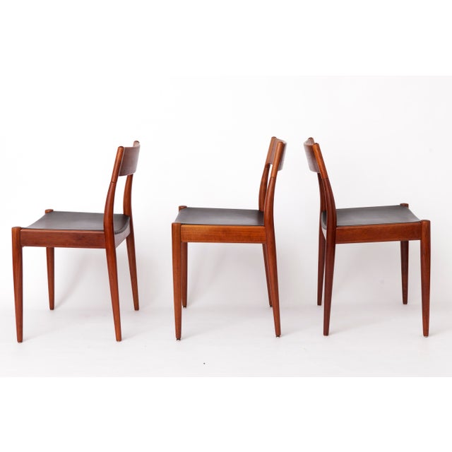 Set of 6 Dining Chairs by Arne Hovmand-Olsen for Mogens Kold | Denmark, 1960s A set of six dining chairs designed by Arne...