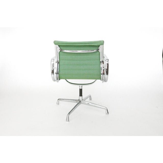 1970s EA 108 Swivel Chair with Aluminium Frame by Charles & Ray Eames for Herman Miller / Vitra, 1970s For Sale - Image 5 of 12