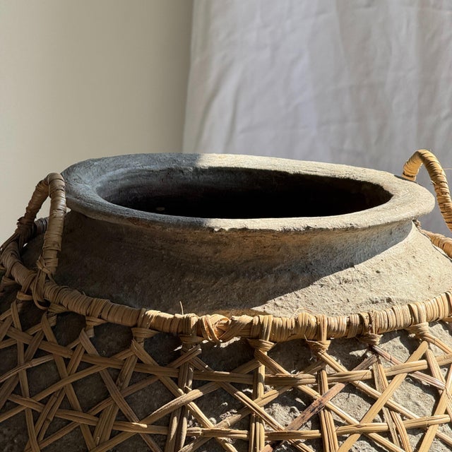 Vintage Light Grey Pot with Lattice Lid and Rattan Handles, 1960s For Sale - Image 6 of 7