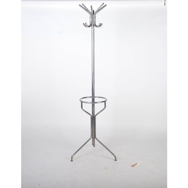 Bauhaus Tubular Steel Coat Rack, 1930s, in Good conditions. Designed 1920 to 1949