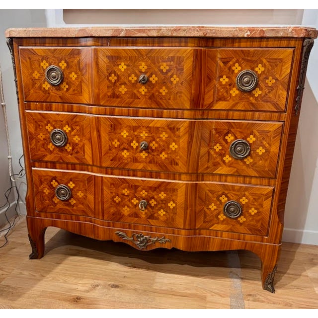 18th-Century Chest of Drawers, 1700s For Sale - Image 3 of 13