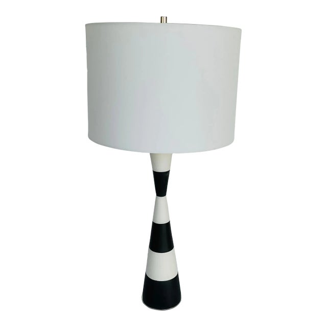 Modern Black and White Faux Stone Table Lamp For Sale