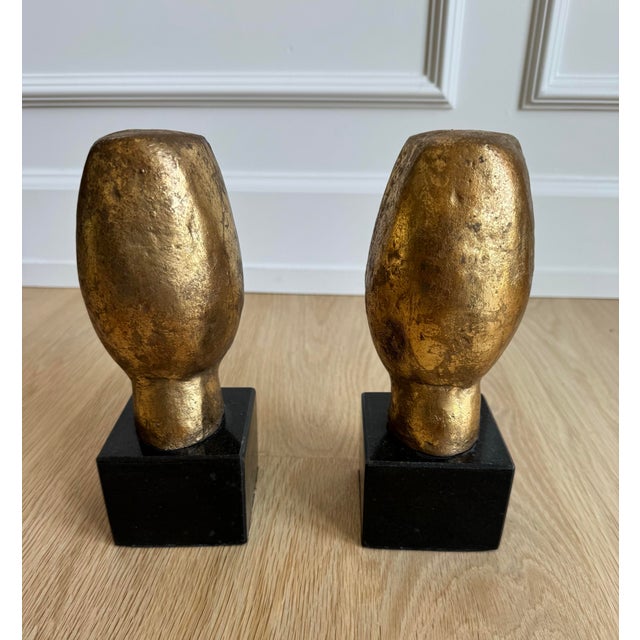 Villa & House Pair of Villa & House Alberto Statues / Sculptural Bookends | Cycladic-Inspired Gold Leaf Metal on Black Marble Bases, Heavy For Sale - Image 4 of 9