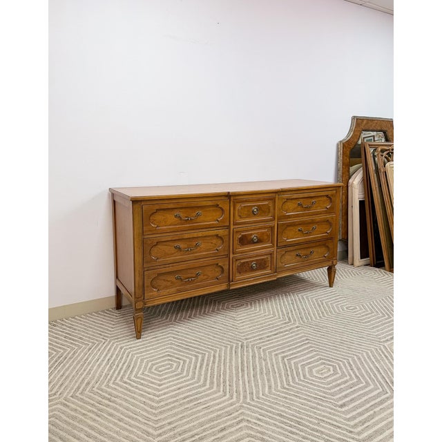 Vintage Thomasville 9-Drawer Dresser Transitional Wood Chest MCM Ornate Long Boy For Sale - Image 9 of 15