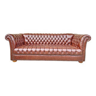1970s English Brown Tufted Letaher Chesterfield Sofa For Sale