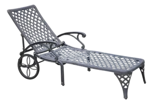 Late 20th Century Tuscan Mediterranean Style Black Cast Aluminum Pool Patio Chaise Lounge Chair