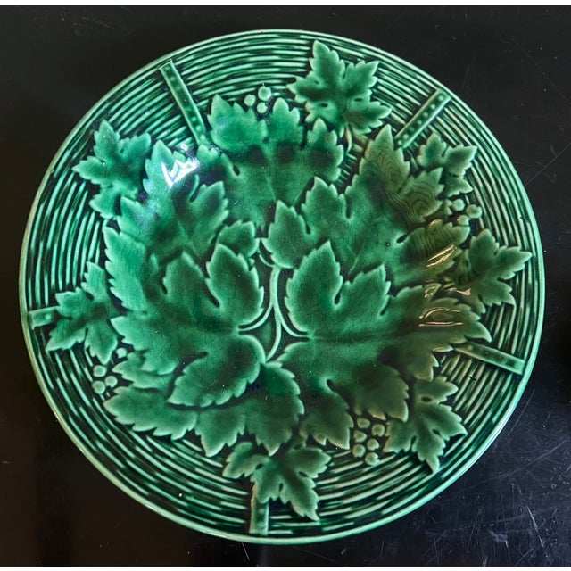 English Majolica Plates and Bread Platter- Set of 4 For Sale - Image 11 of 13