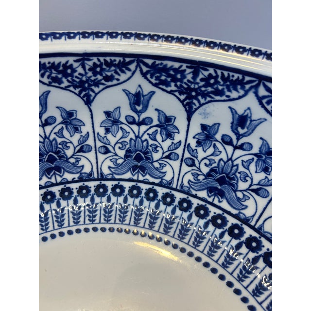 Late 19th Century 19th-Century Wedgwood “Brocade” Blue and White Pitcher and Wash Basin Set For Sale - Image 5 of 12