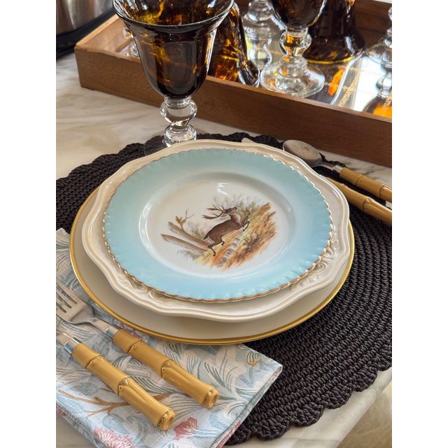 Val's Dollhouse is proud to present this set of 8 tortoiseshell print glass goblets ideal to dress up or down for the...