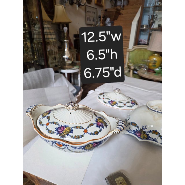 Pair of Wedgwood Tureens Grosvenor Pattern For Sale - Image 13 of 13