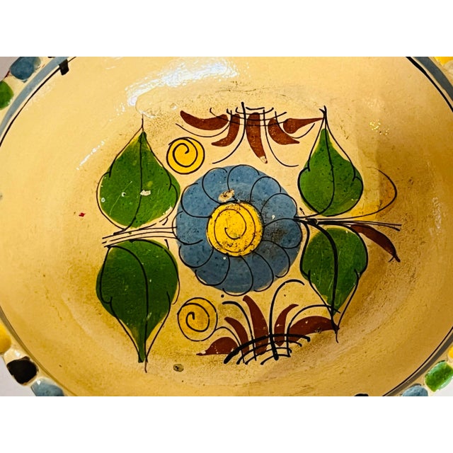 Beautiful vintage Tlaquepaque serving bowl with fluted edge.Embossed on the bottom of the bowl made in Mexico.. \The...