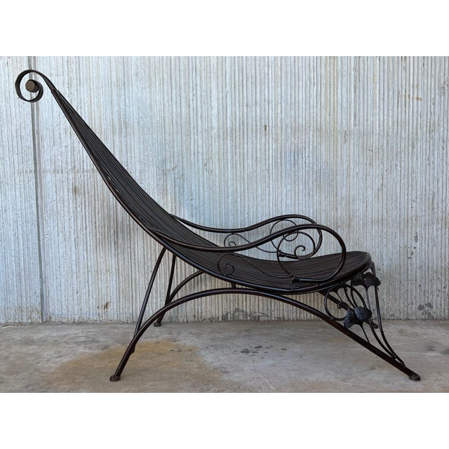 Pair of French Mid-Century Modern Siesta Chaise Lounge Chairs For Sale - Image 10 of 18