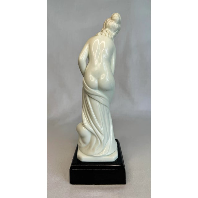 Mid 20th Century Classical Greek Female Venus Table Top Statue For Sale - Image 5 of 10