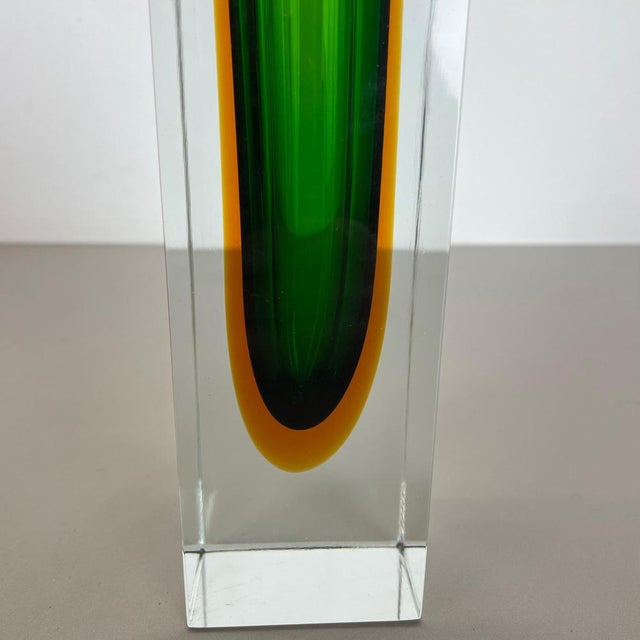 Green Murano Glass Sommerso Vase attributed to Flavio Poli, 1970s For Sale - Image 8 of 18