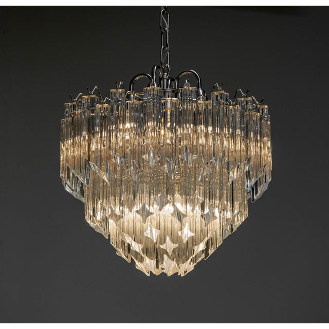 Venini Chrome Tiered Chandelier with 91 Clear Triedri Murano Crystals, Italy, 1980s For Sale - Image 4 of 5