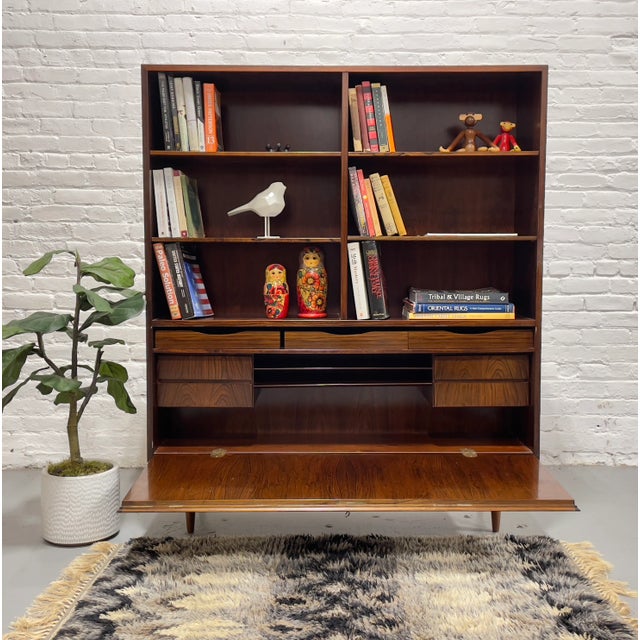 Brown Danish Mid Century Modern Rosewood Bookcase / China Cabinet, C. 1960's For Sale - Image 8 of 11
