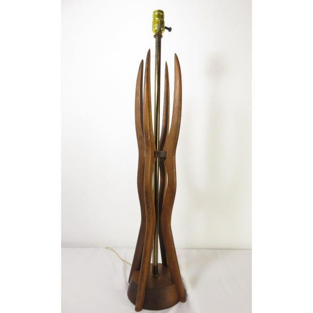 Mid-Century Modern Mid Century Sculptural Walnut Table Lamp ~ Modeline Style ~ Vintage Retro Modernist Art Lighting For Sale - Image 3 of 10