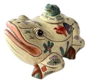 1970s Mid Century Chinese Ceramic Frog Lidded Box